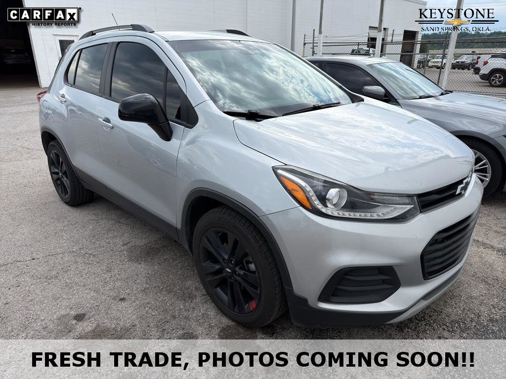 Used 2020 Chevrolet Trax LT w/ Redline Edition FWD image 1