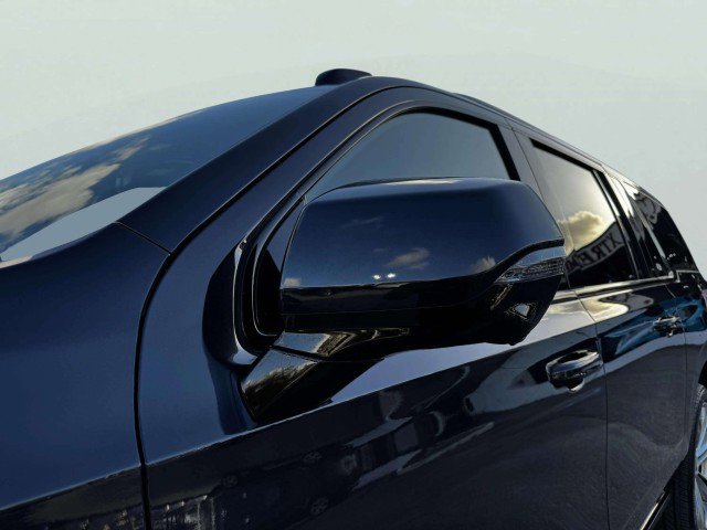 Used 2025 Cadillac Escalade ESV Sport w/ Touring Package image 12