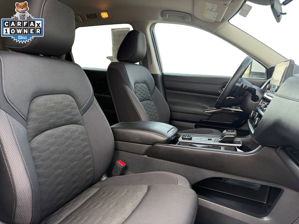 Certified 2025 Nissan Pathfinder SV image 15