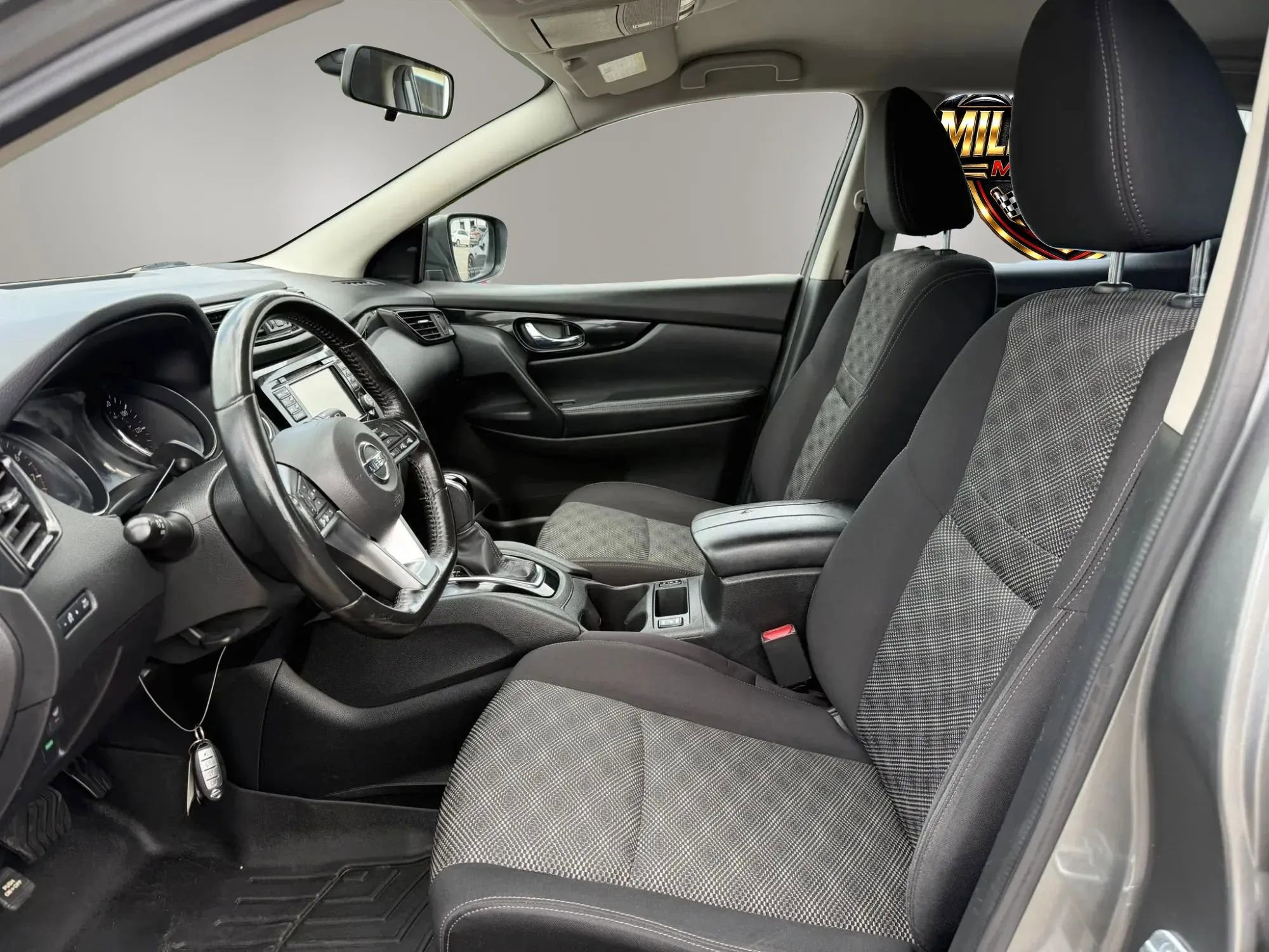 Used 2017 Nissan Rogue Sport SV w/ SV Premium Package AWD/4WD image 2