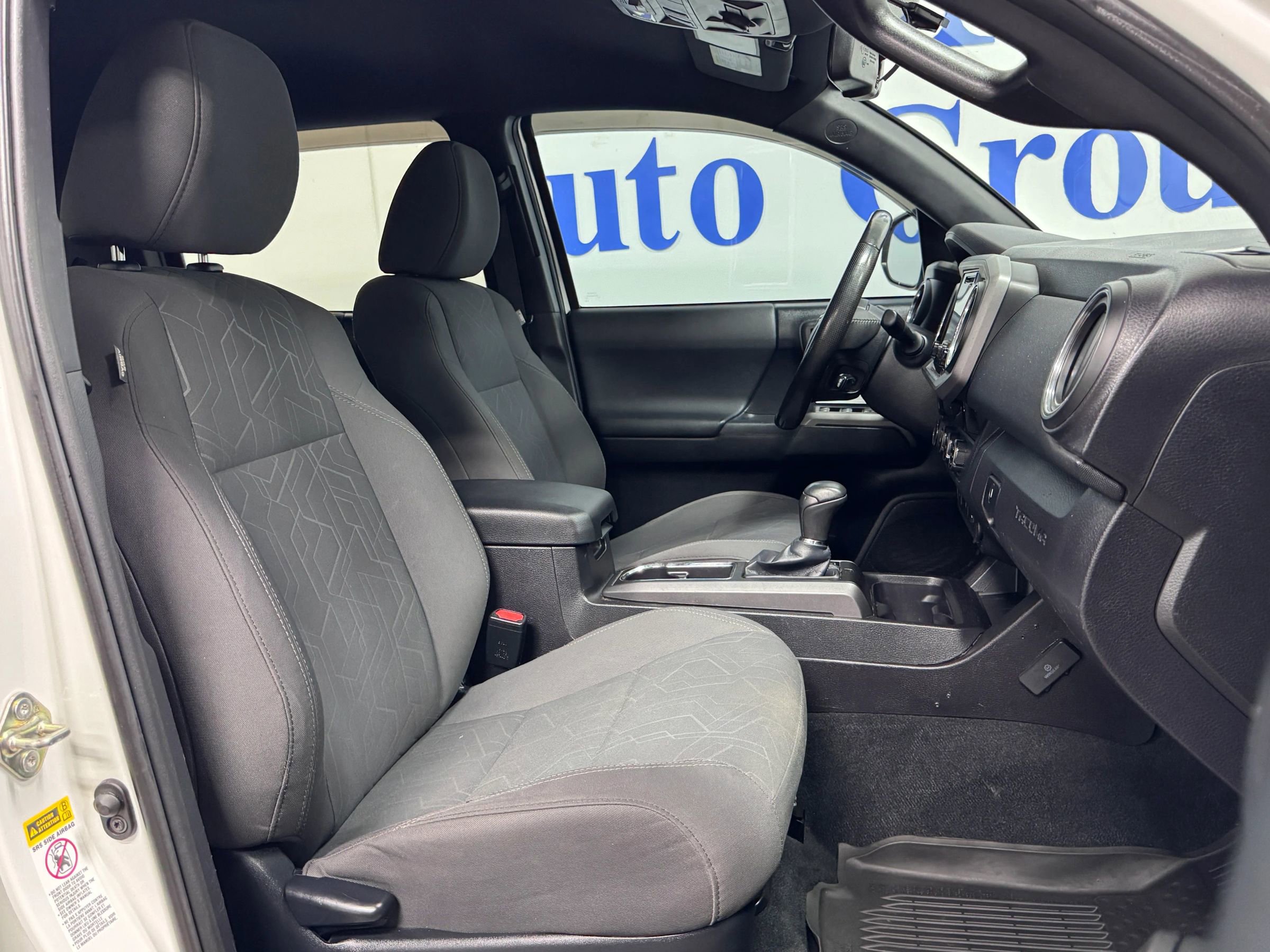 Used 2016 Toyota Tacoma TRD Off-Road w/ Towing Package AWD/4WD image 13