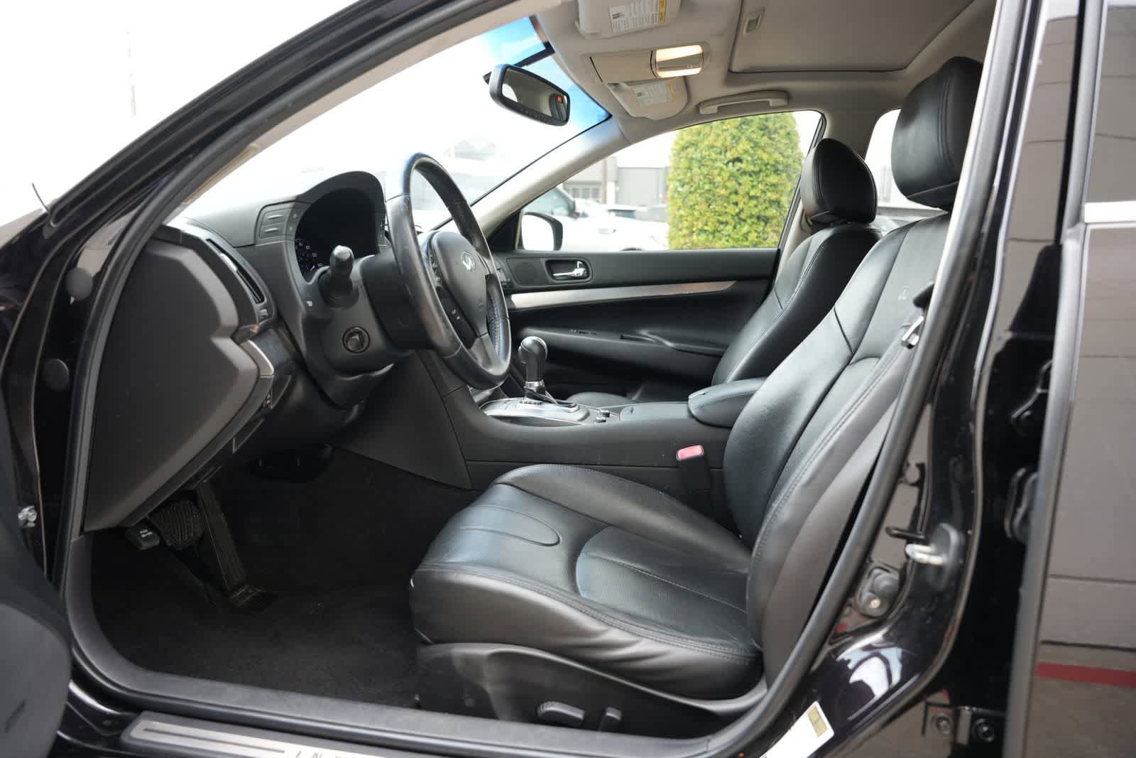 Used 2012 INFINITI G37 Journey w/ Premium Pkg RWD image 16