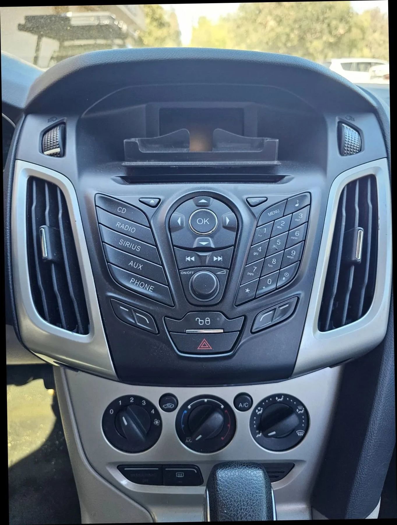 Used 2012 Ford Focus SE image 26