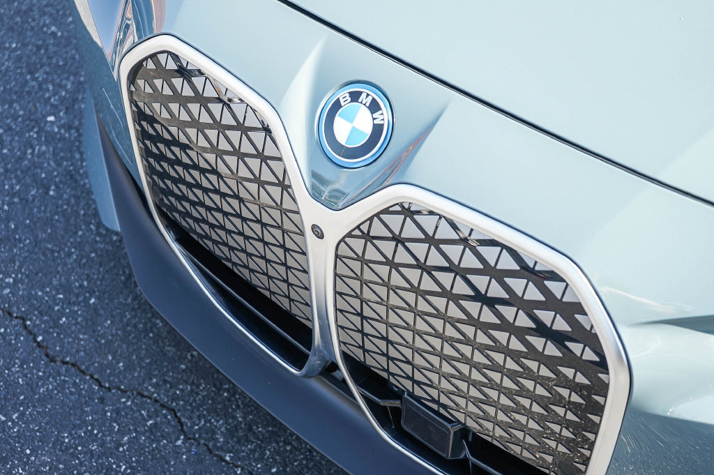 Certified 2025 BMW i4 xDrive40i AWD/4WD image 11