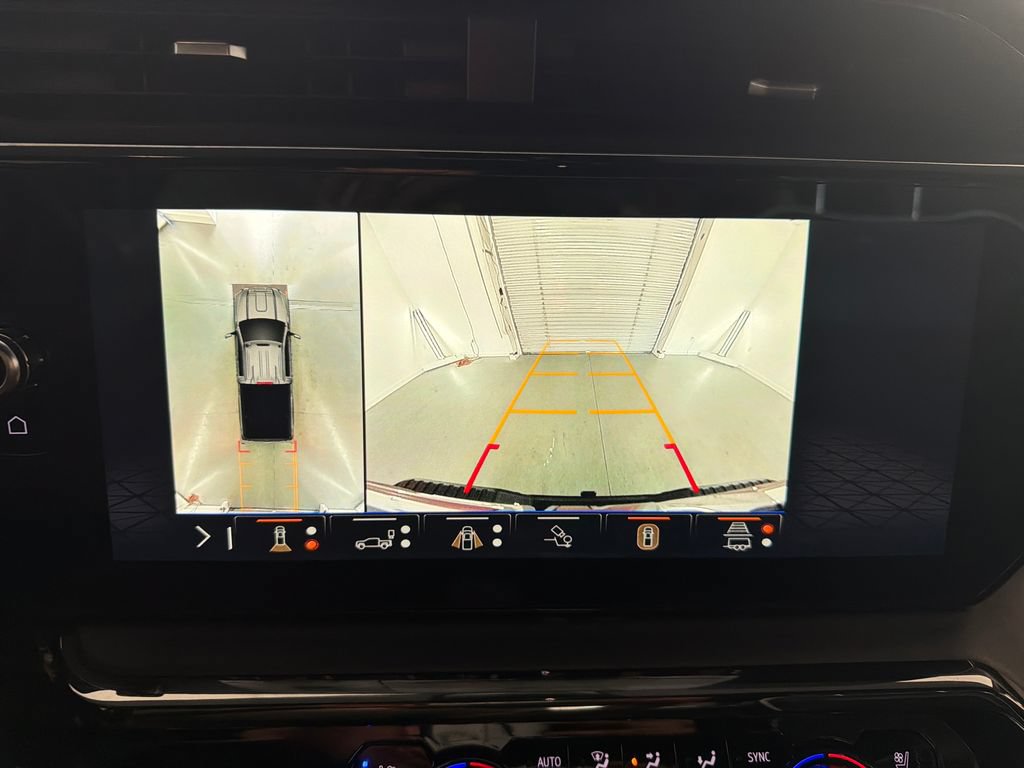 Used 2025 GMC Sierra 2500 AT4X AWD/4WD image 18