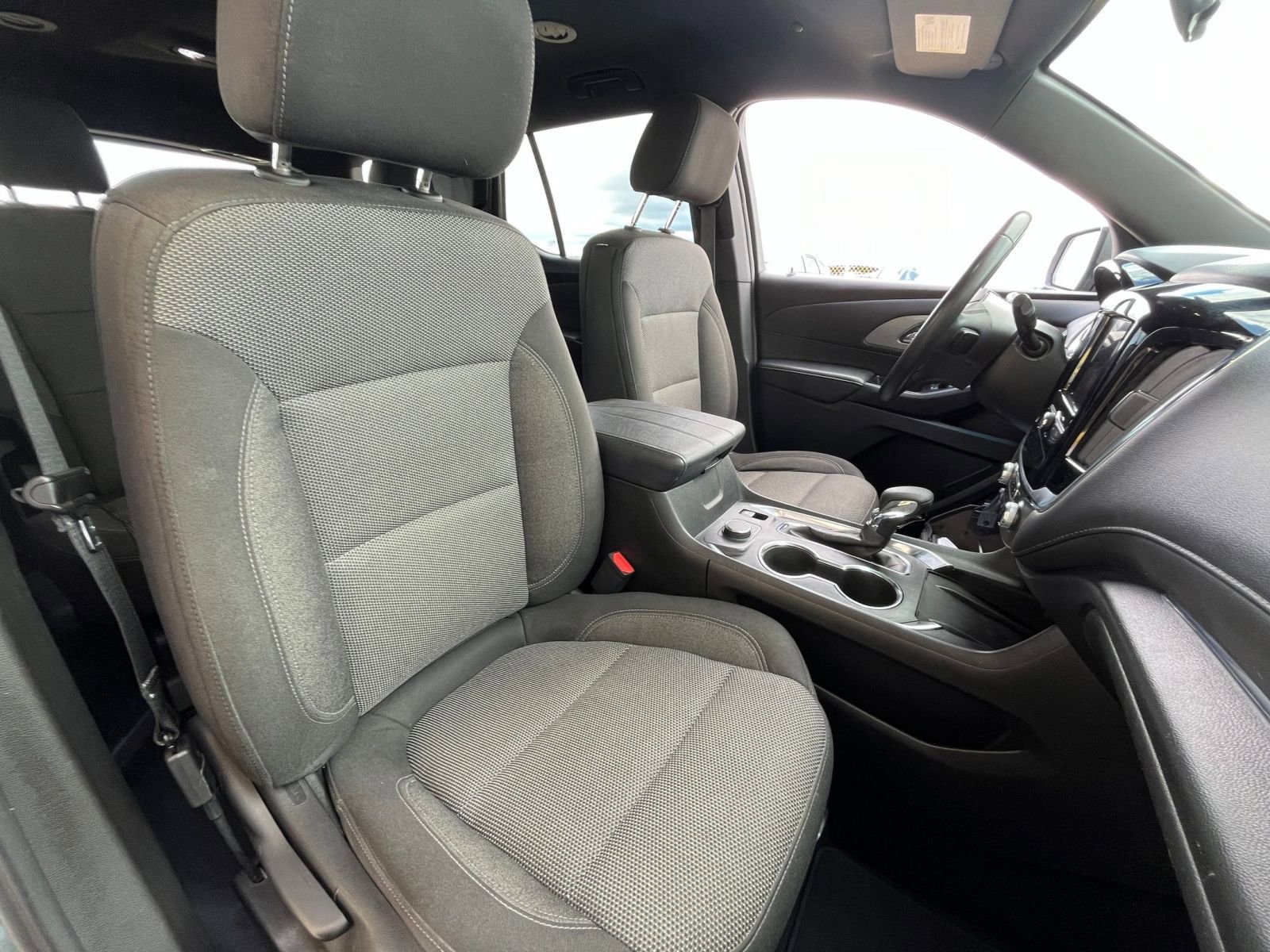 Used 2023 Chevrolet Traverse LT image 35