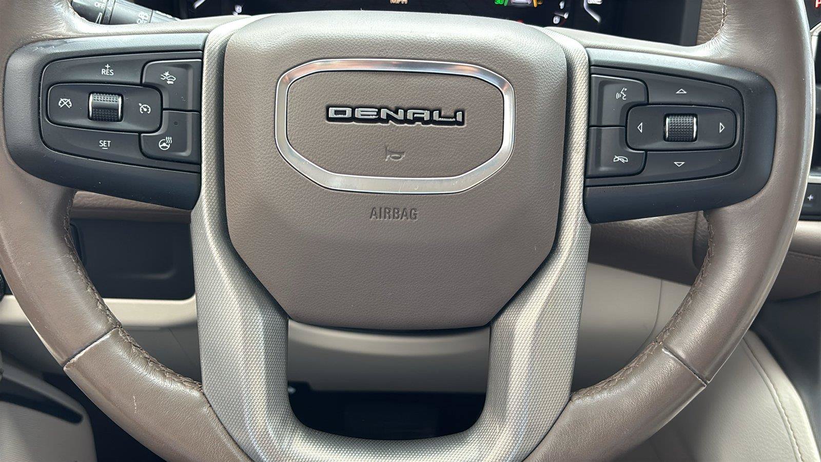 Used 2022 GMC Yukon Denali AWD/4WD image 31