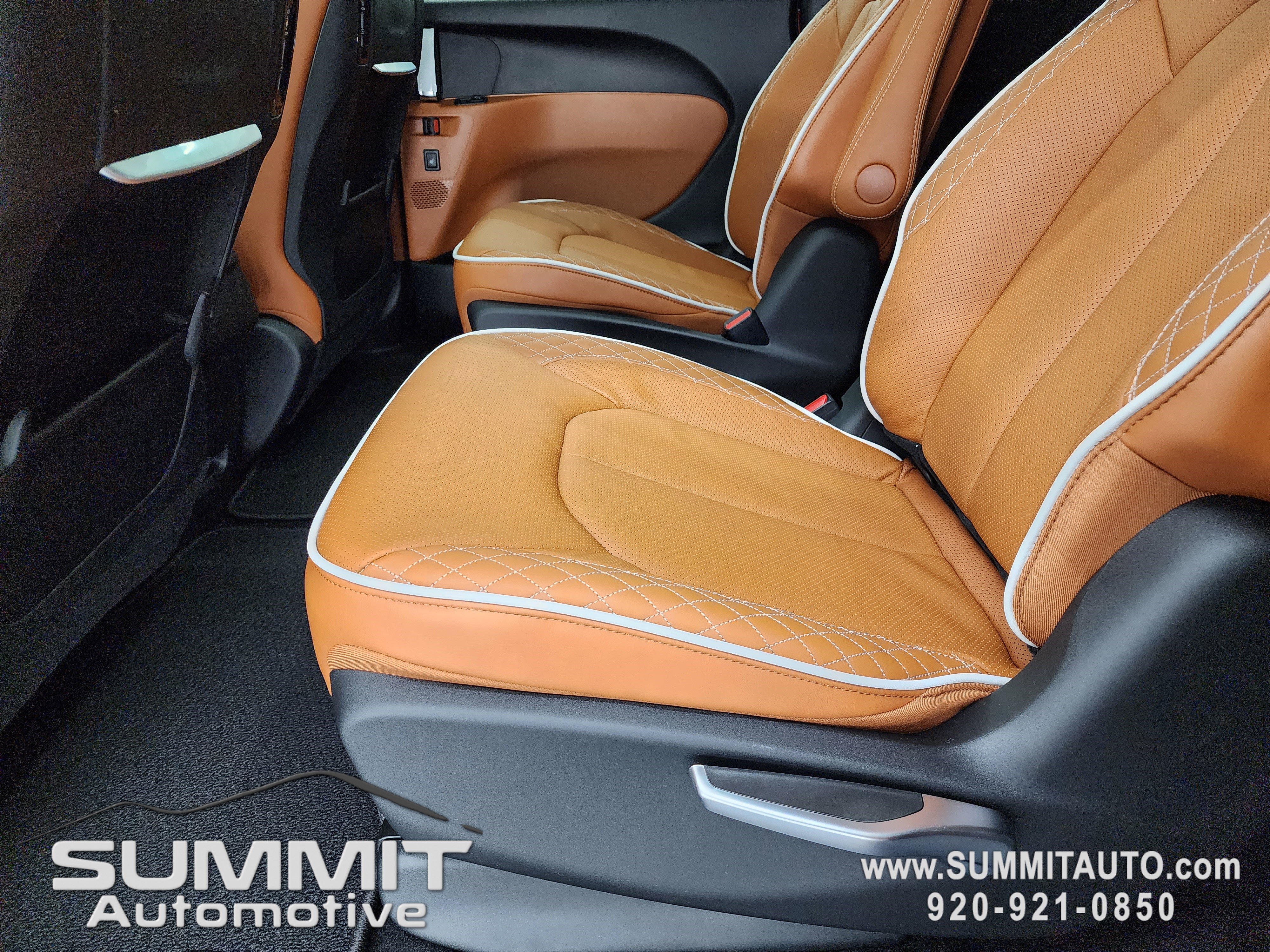 New 2026 Chrysler Pacifica Pinnacle w/ Trailer Tow Group image 38