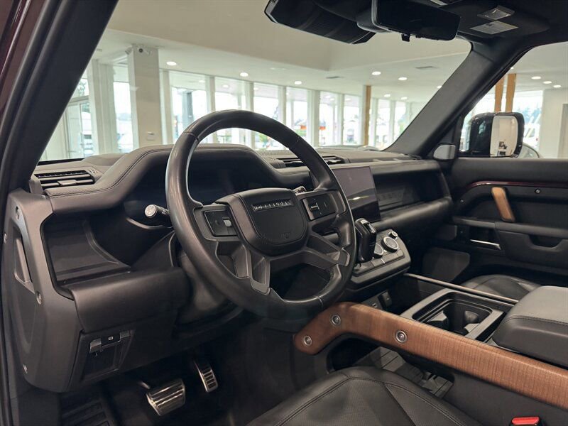Used 2023 Land Rover Defender 130 X image 23