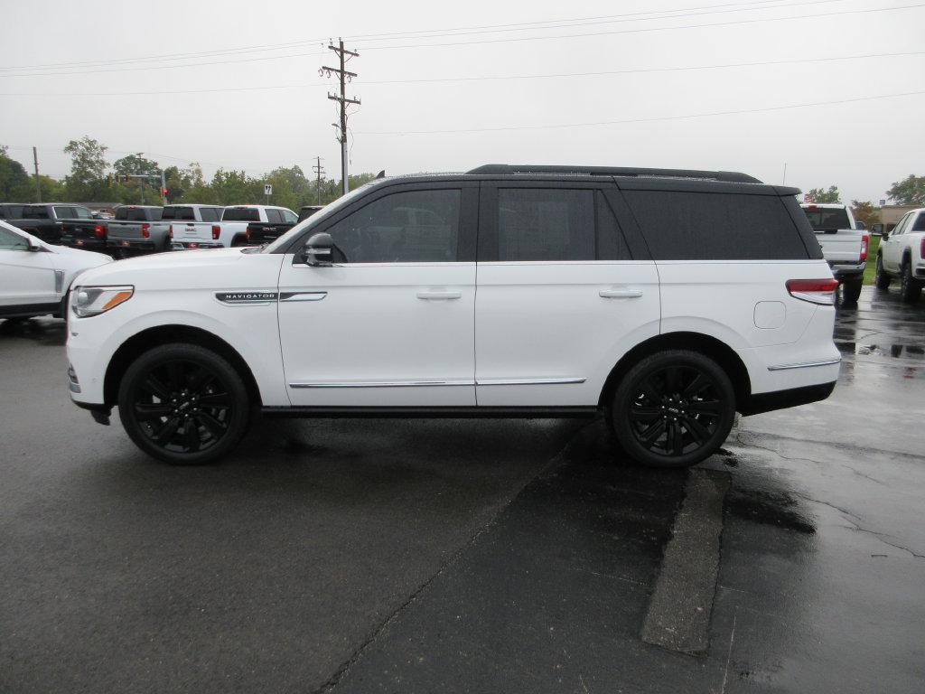 Used 2022 Lincoln Navigator Black Label AWD/4WD image 10