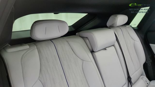 Used 2024 Cadillac Lyriq Luxury RWD image 28