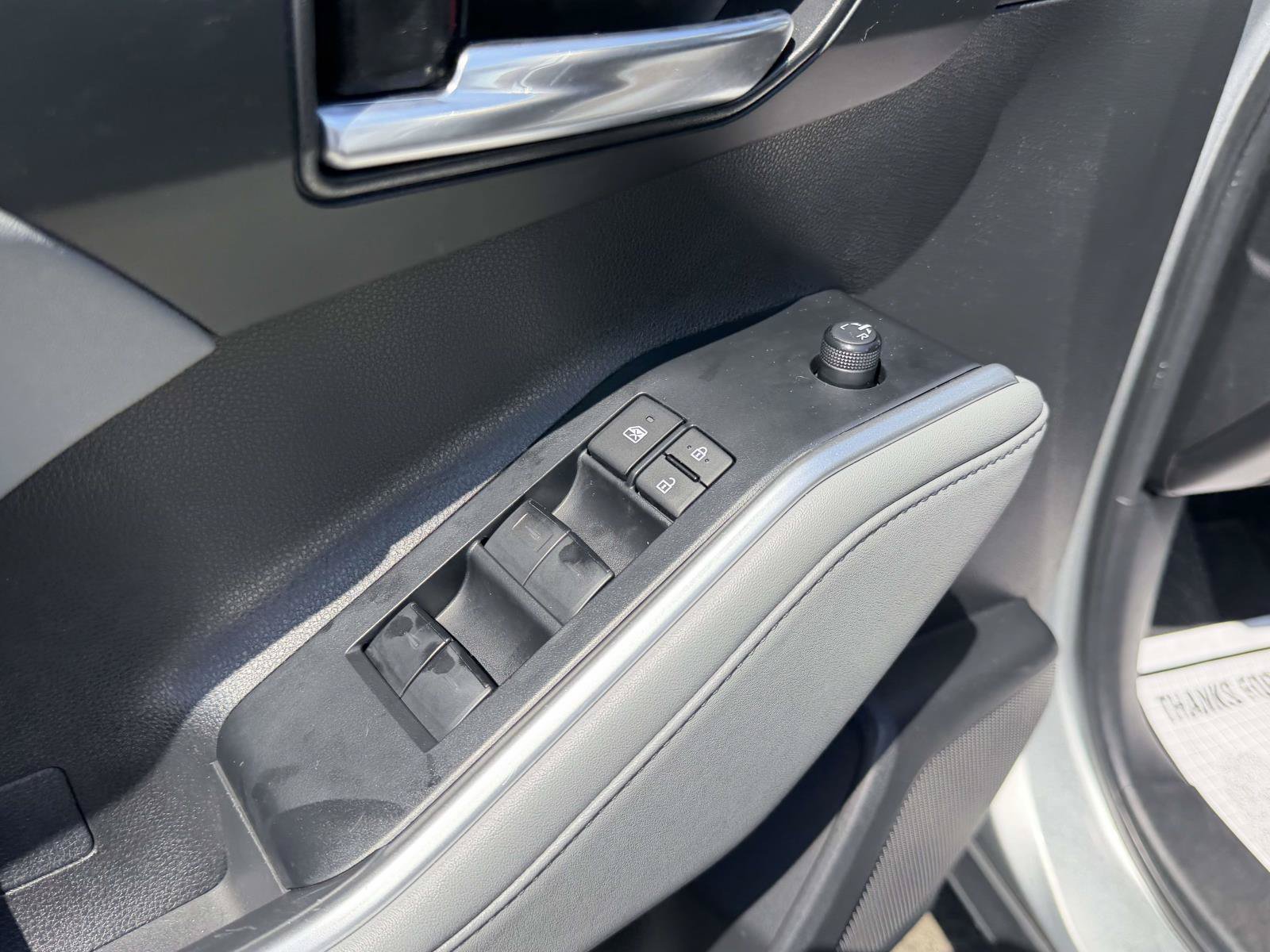 Used 2023 Toyota Highlander XLE AWD/4WD image 20