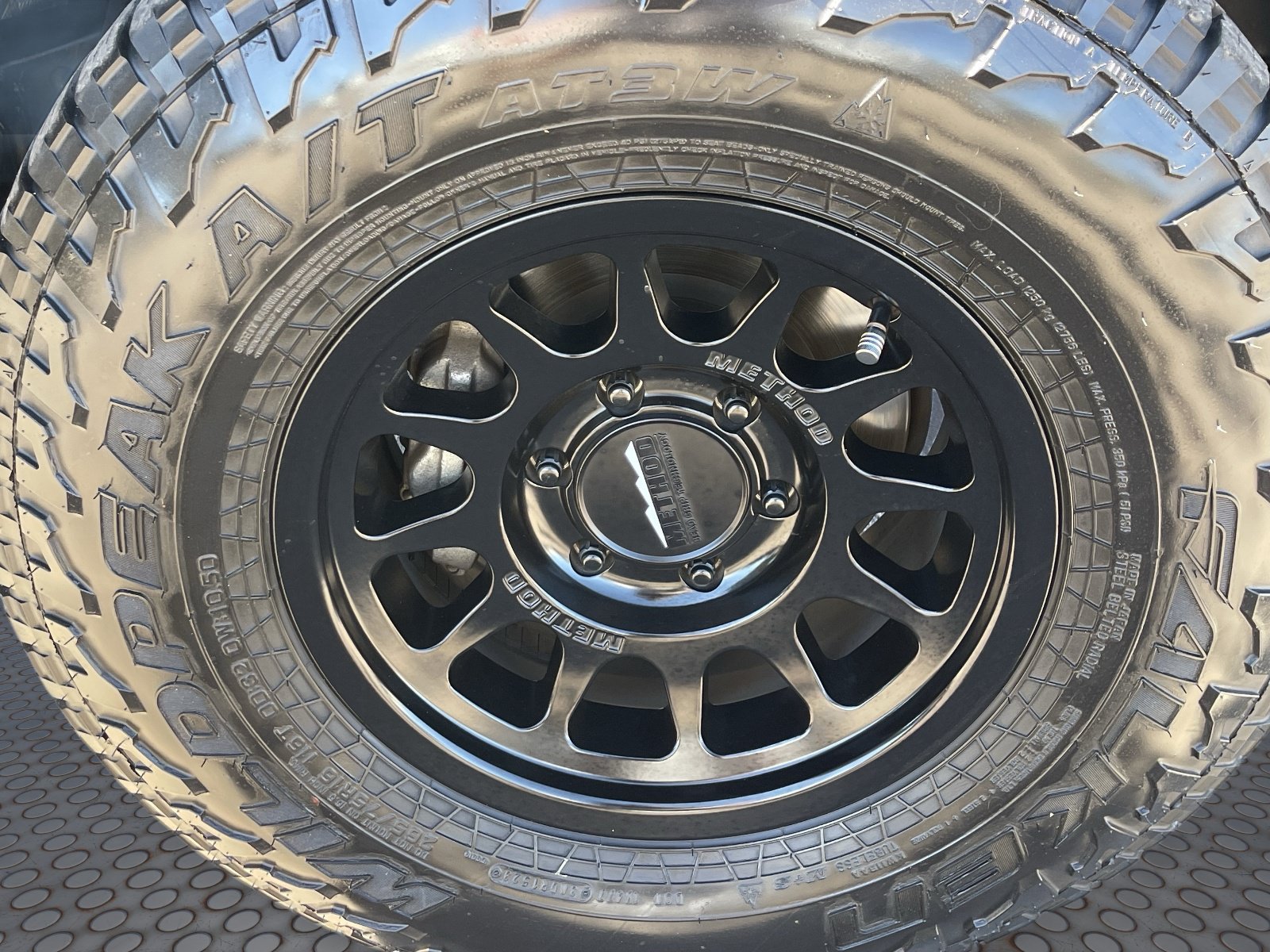 Used 2023 Toyota Tacoma TRD Off-Road w/ Technology Package AWD/4WD image 10