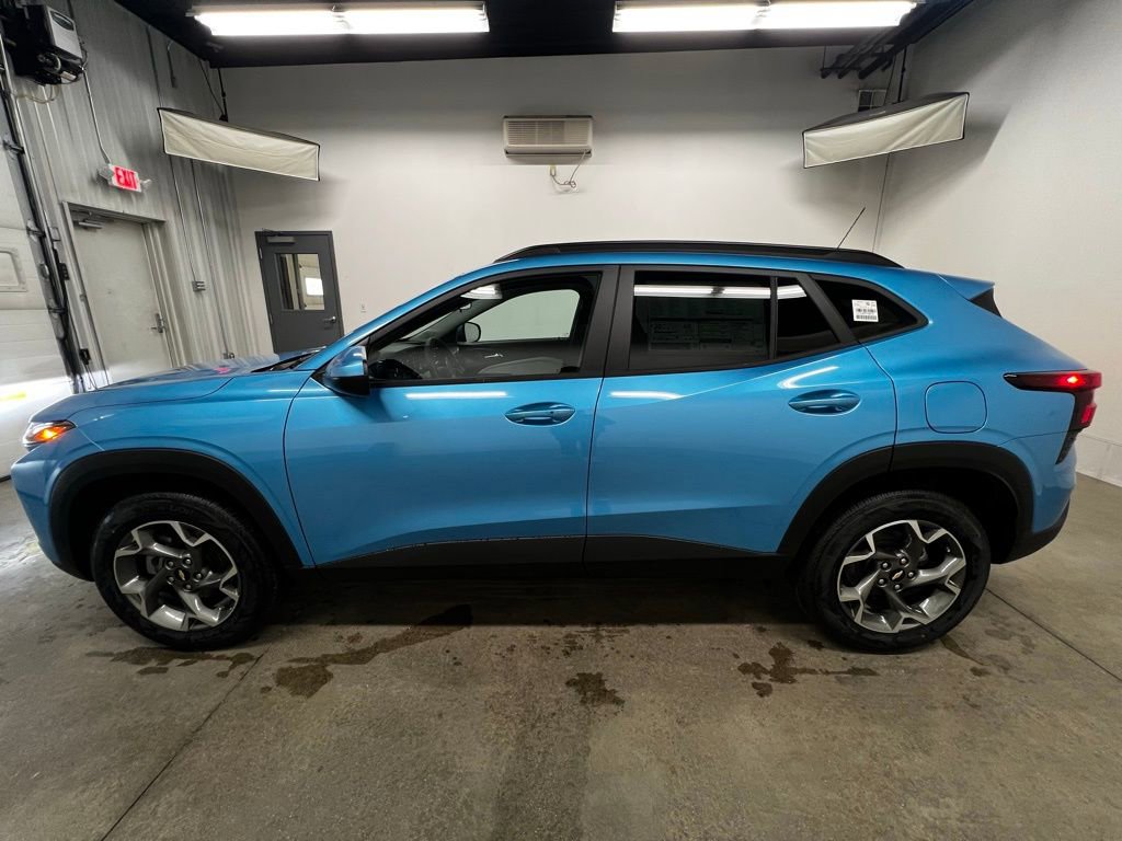 New 2026 Chevrolet Trax LT w/ LT Convenience Package FWD image 7