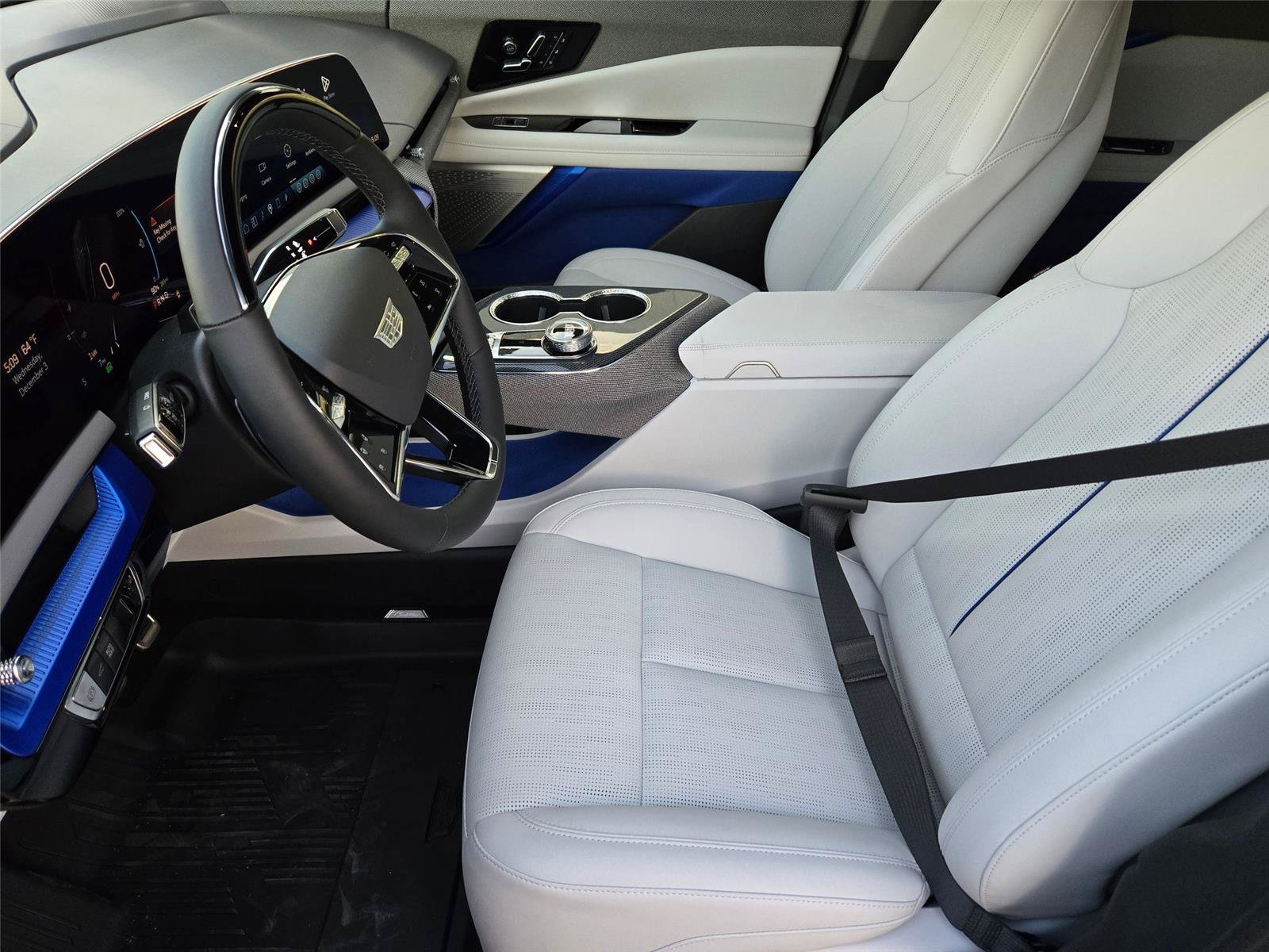 New 2026 Cadillac Optiq Luxury 2 w/ LPO, Floor Liner Package AWD/4WD image 11