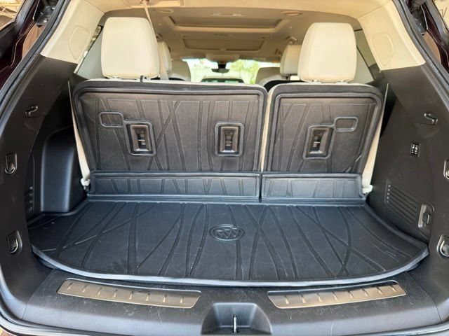 Used 2022 Buick Enclave Avenir w/ Avenir Technology Package FWD image 21