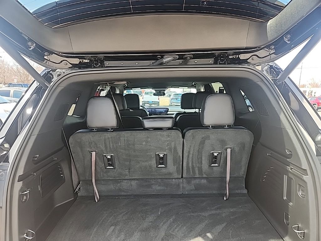 Used 2025 Buick Enclave Sport Touring image 12