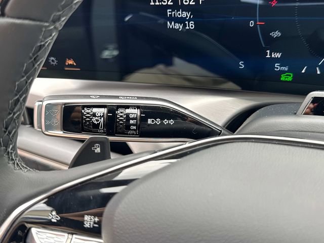 New 2026 Cadillac Vistiq Premium Luxury w/ LPO, Floor Liner Package AWD/4WD image 30