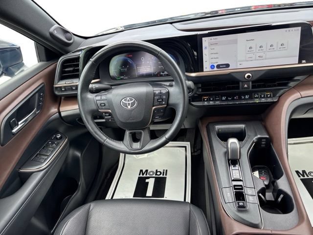 Used 2023 Toyota Crown AWD/4WD image 14