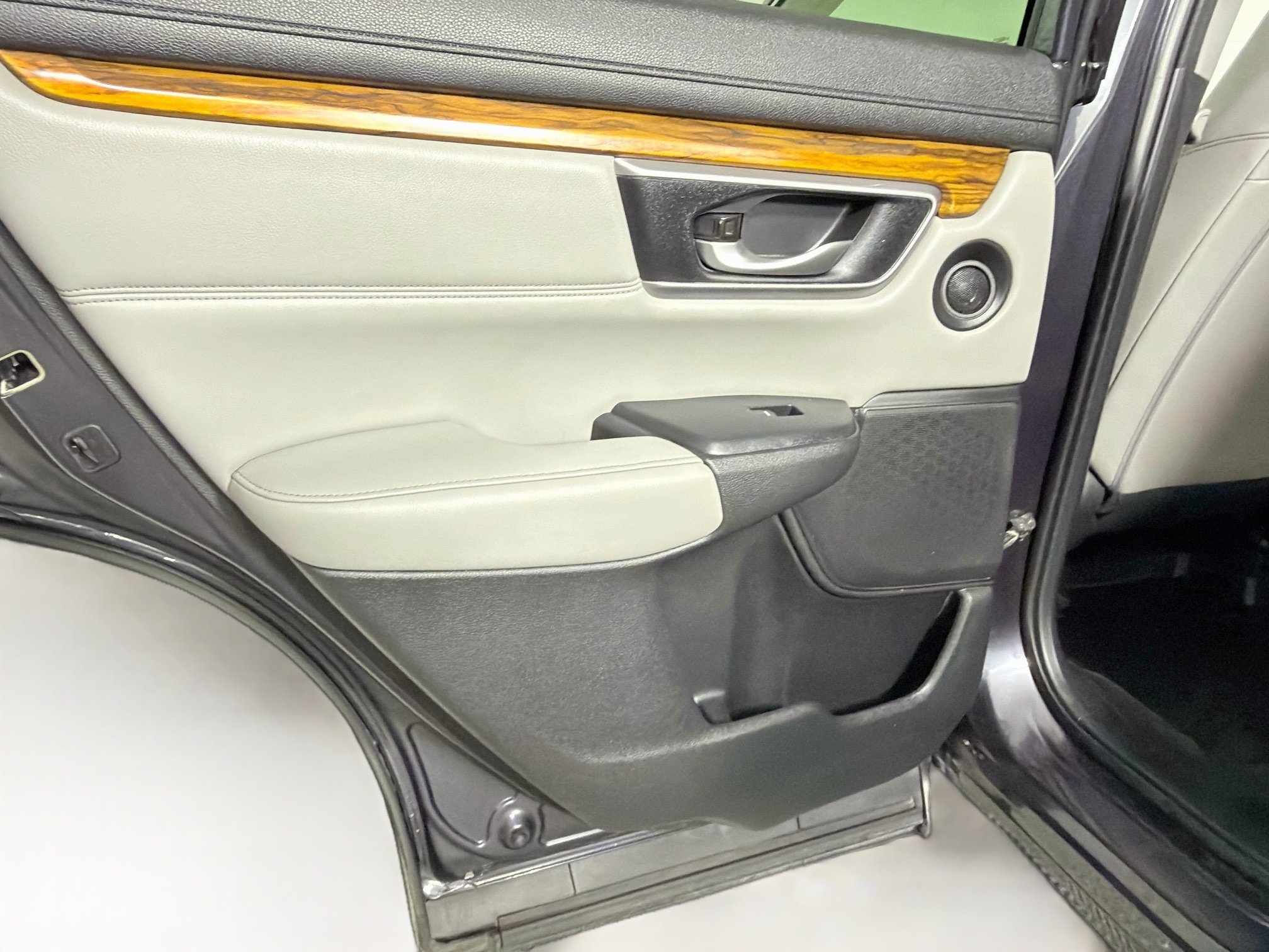 Used 2018 Honda CR-V EX-L image 25