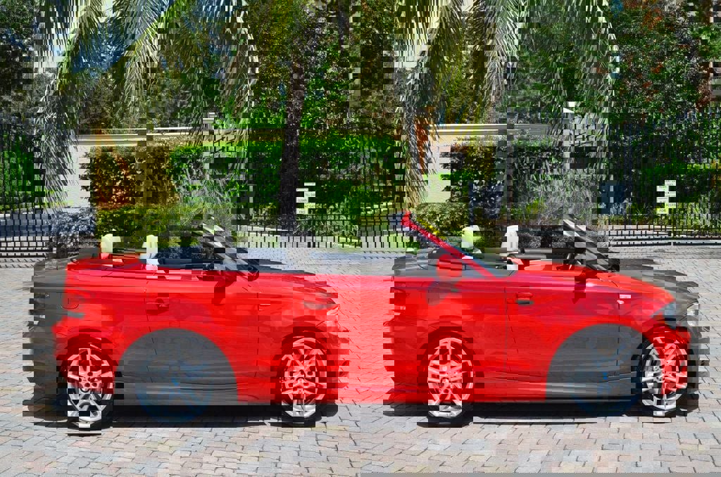 Used 2012 BMW 135i Convertible image 6