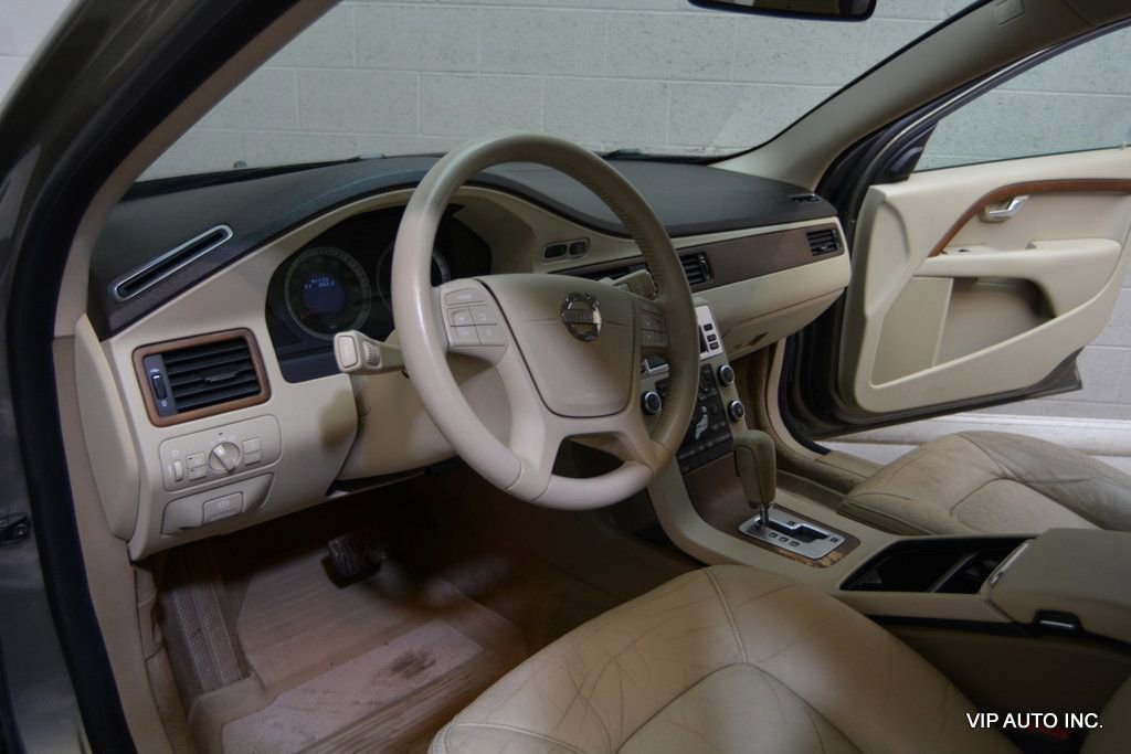 Used 2010 Volvo XC70 3.2 image 11