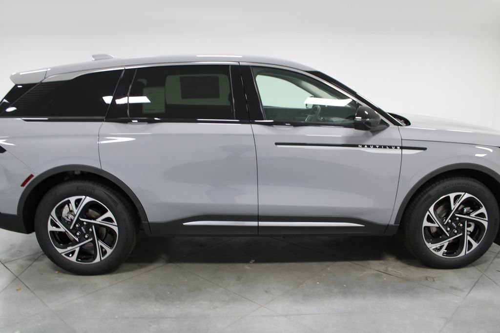 New 2026 Lincoln Nautilus Premier image 10