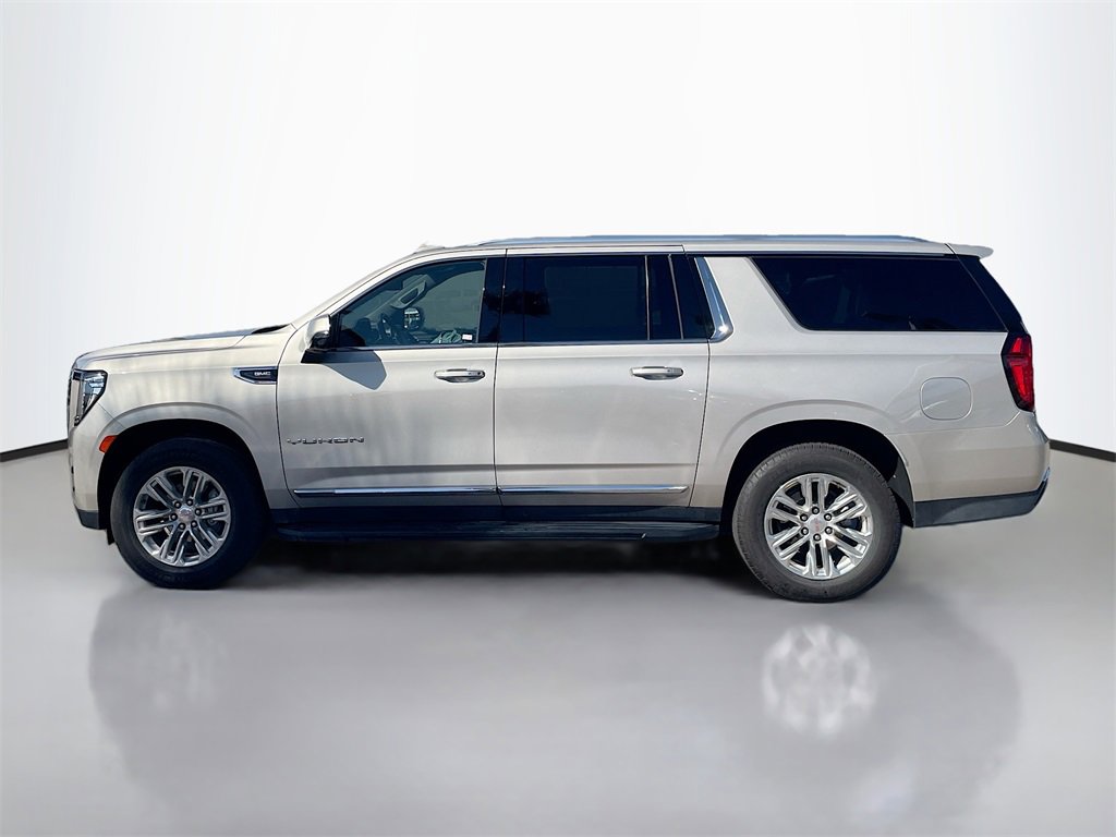 Used 2024 GMC Yukon XL SLT w/ SLT Luxury Package image 4