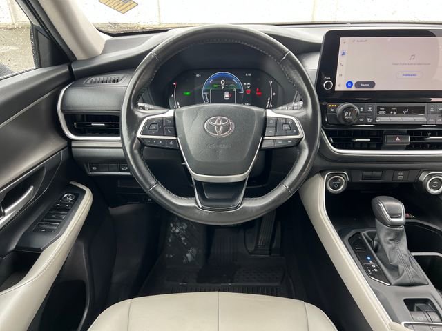 Used 2025 Toyota Grand Highlander AWD Hybrid image 20