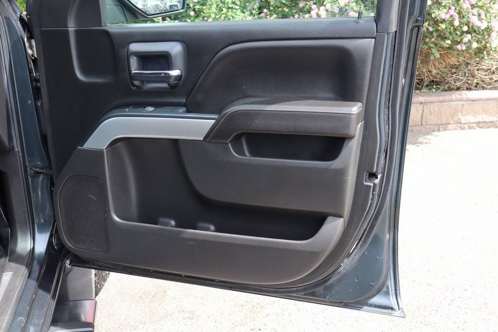 Used 2018 Chevrolet Silverado 1500 LT w/ All Star Edition AWD/4WD image 36