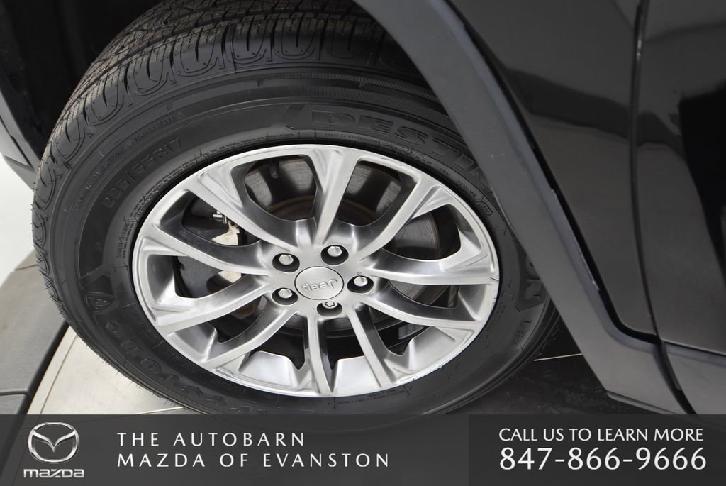 Used 2019 Jeep Cherokee Latitude Plus w/ Cold Weather Group image 31