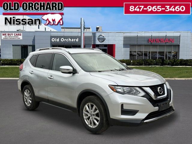 Used 2017 Nissan Rogue SV image 3