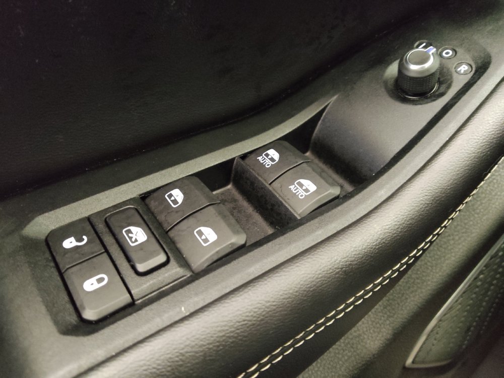 Used 2023 Jeep Grand Cherokee 4WD 4xe w/ Luxury Tech Group II image 27