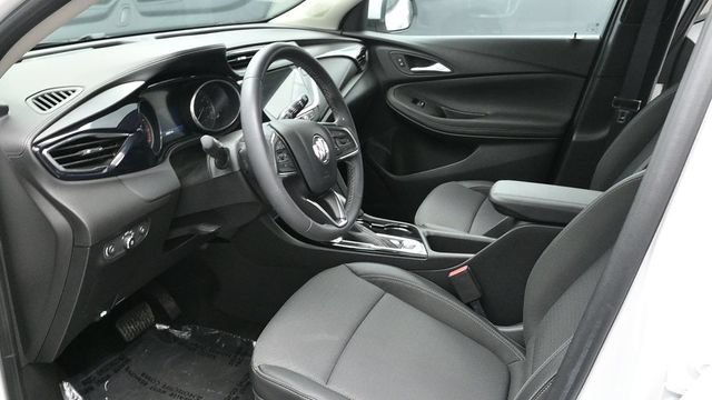 Used 2022 Buick Encore GX Preferred w/ Sport Touring Package FWD image 13