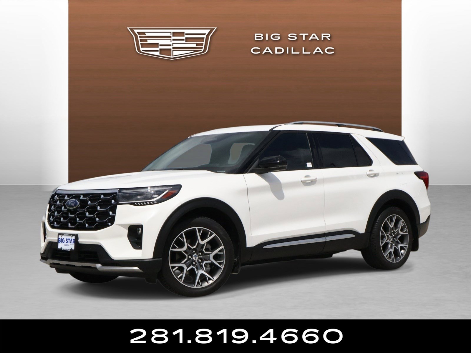 Used 2025 Ford Explorer Platinum w/ Ultimate Package RWD image 1