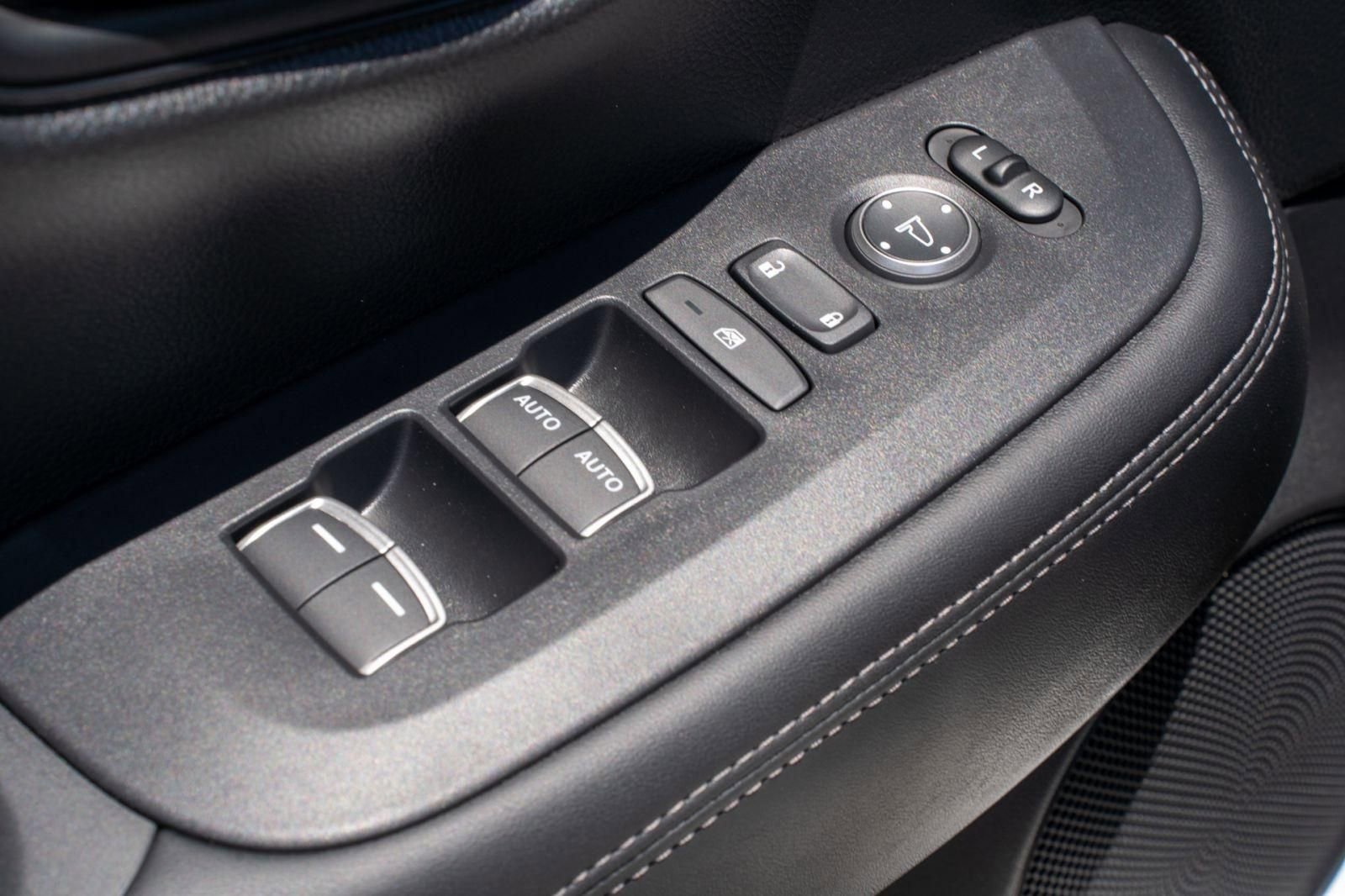 Certified 2024 Honda HR-V EX-L image 28