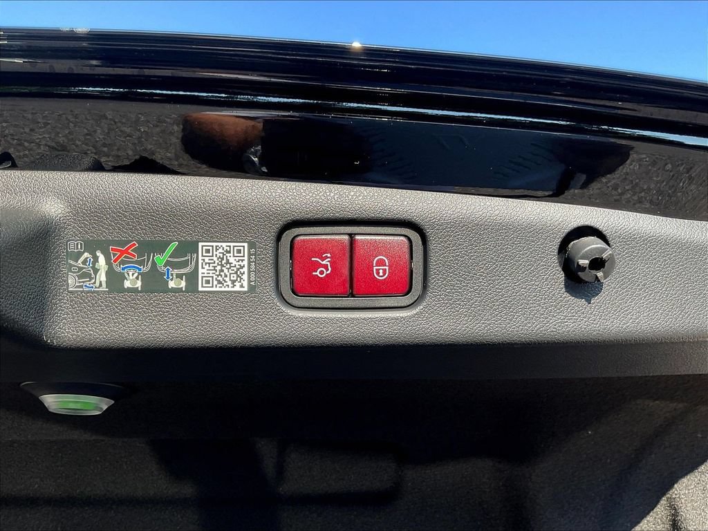 Used 2024 Mercedes-Benz E 350 4MATIC Sedan image 38