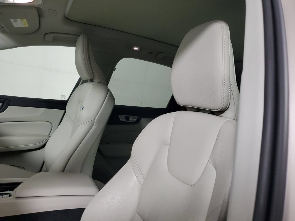 Certified 2024 Volvo XC60 B5 Core w/ Protection Package Premier AWD/4WD image 25