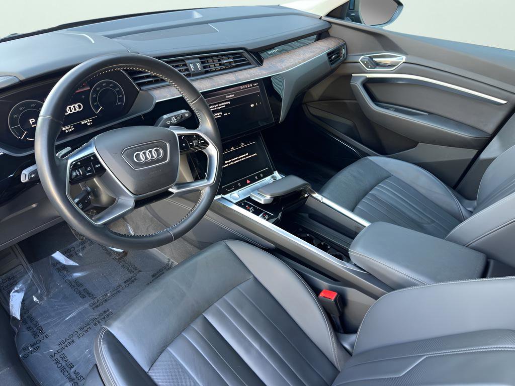 Used 2019 Audi e-tron Premium Plus image 16