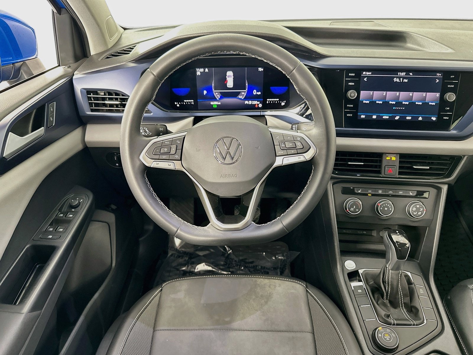Used 2022 Volkswagen Taos SE w/ Panoramic Sunroof Package AWD/4WD image 22