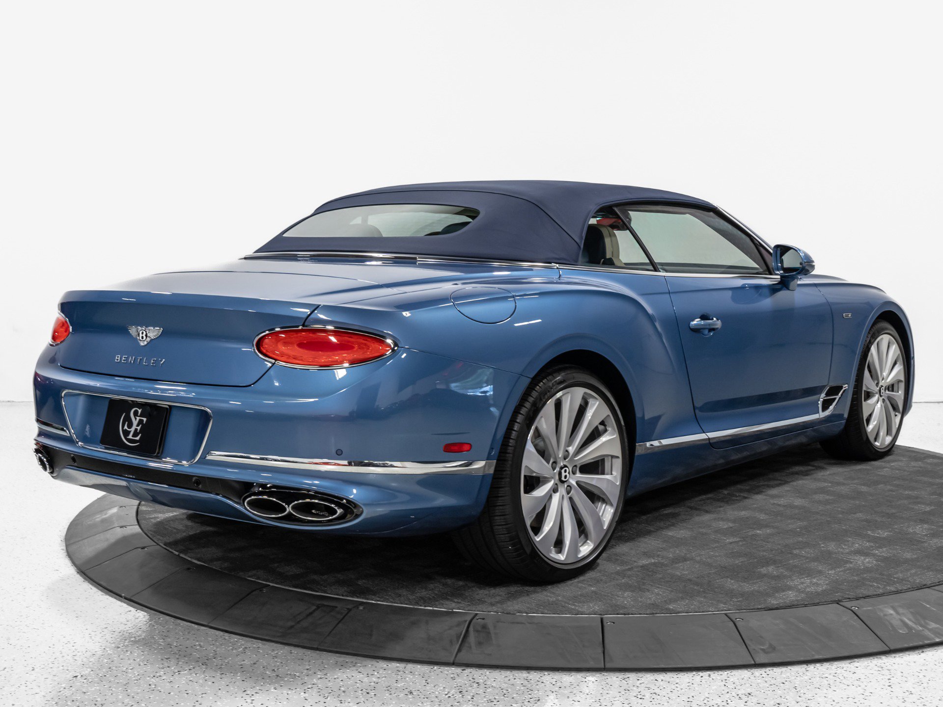 Used 2024 Bentley Continental GT V8 AWD/4WD image 18