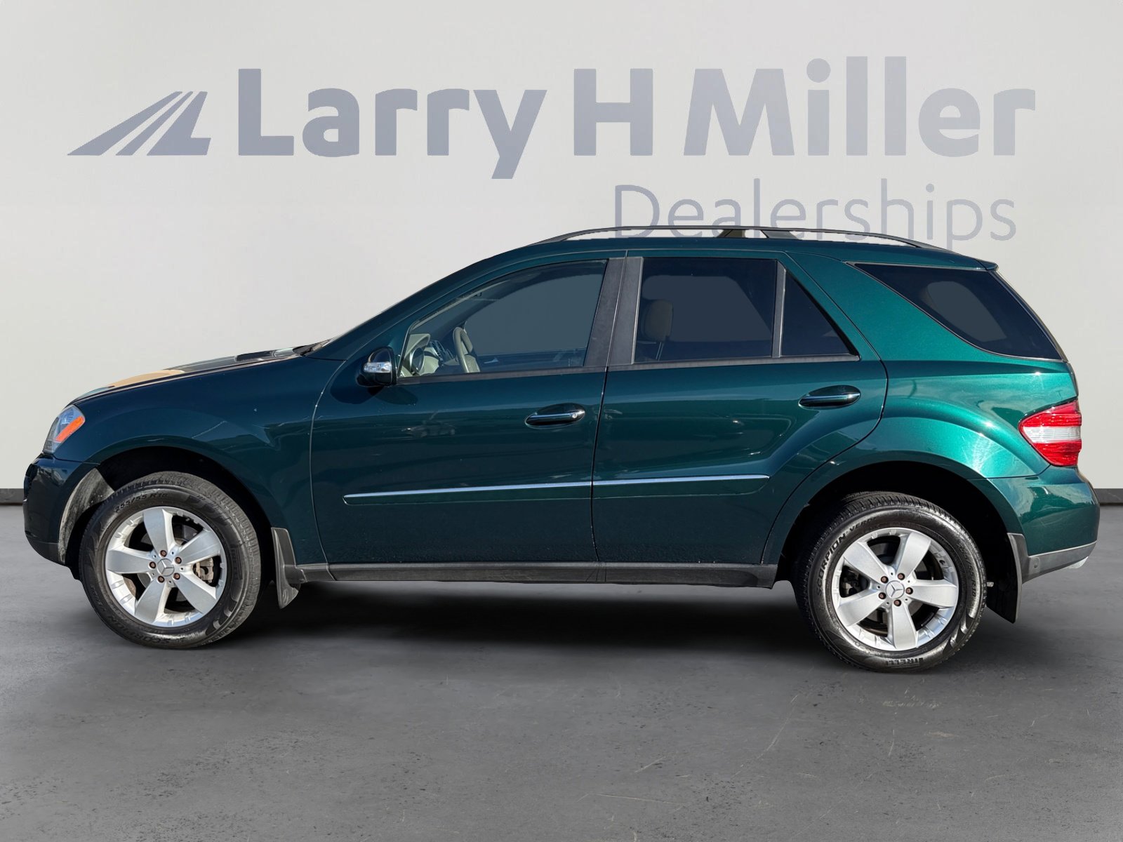 Used 2006 Mercedes-Benz ML 500 4MATIC image 2