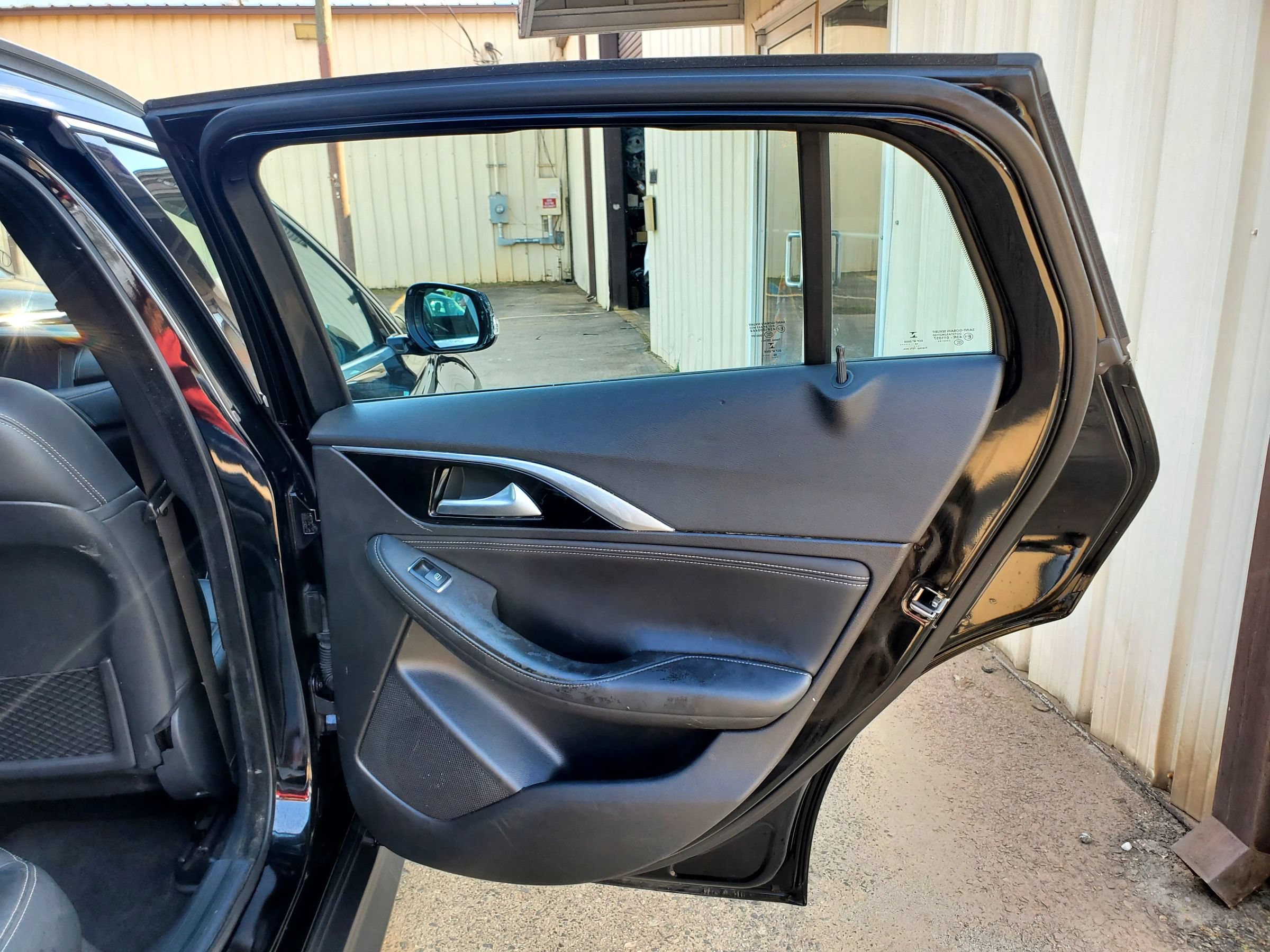 Used 2017 INFINITI QX30 AWD image 23