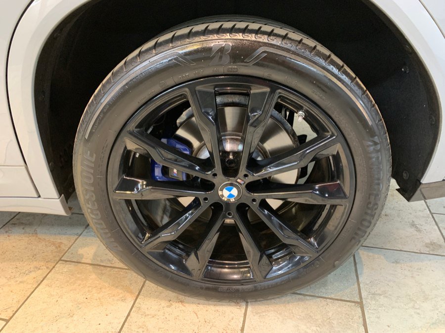 Used 2024 BMW X4 xDrive30i w/ M Sport Package AWD/4WD image 13