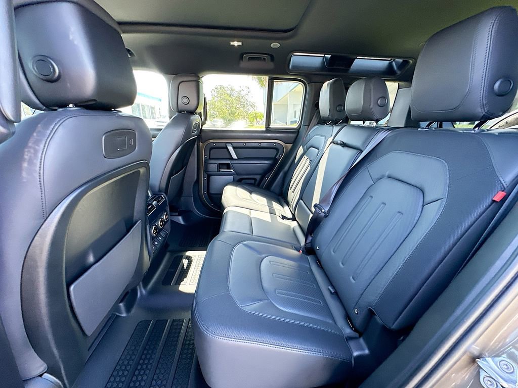 Used 2022 Land Rover Defender 110 X-Dynamic HSE image 23