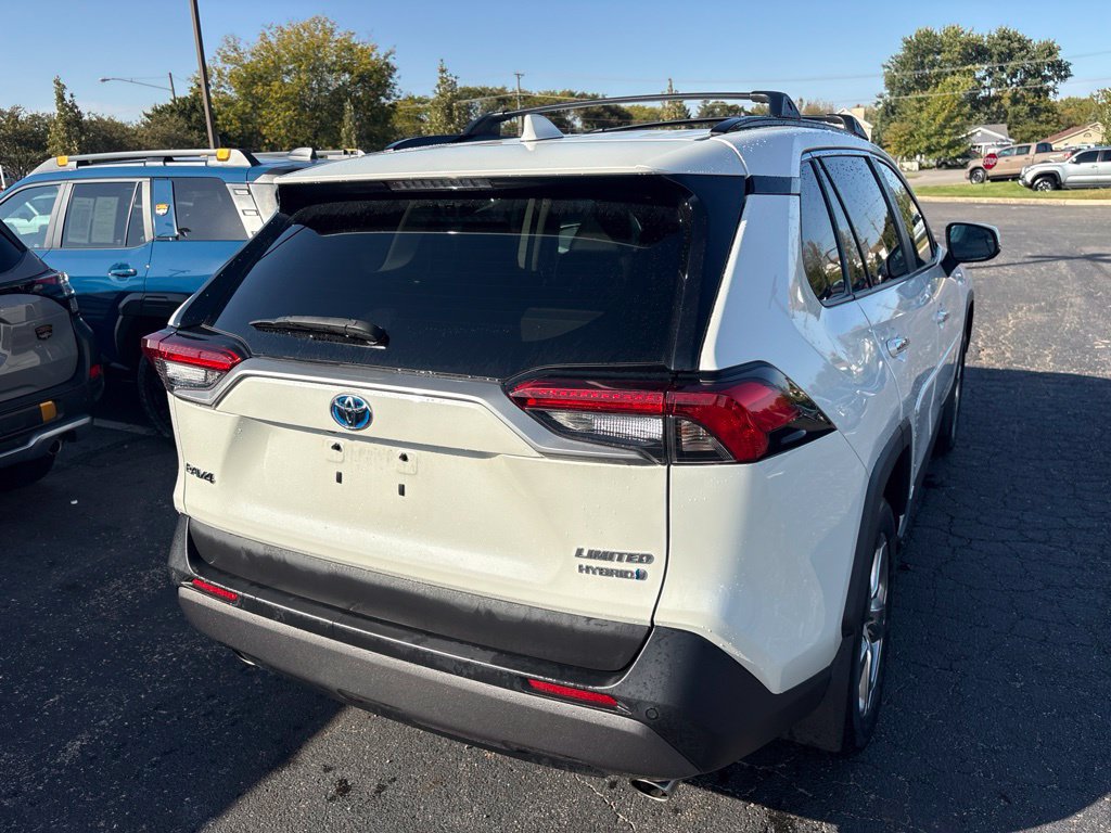 Used 2019 Toyota RAV4 Limited w/ Carpet Mat Package AWD/4WD image 3