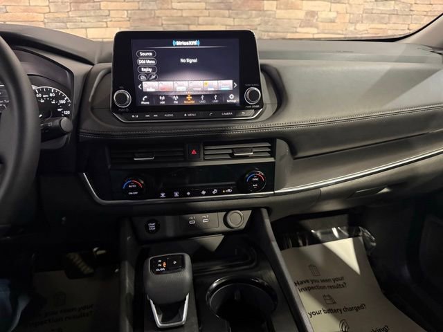 Certified 2025 Nissan Rogue SV image 23