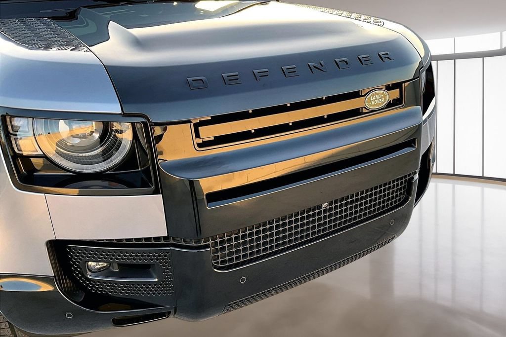 Certified 2023 Land Rover Defender 110 X AWD/4WD image 31