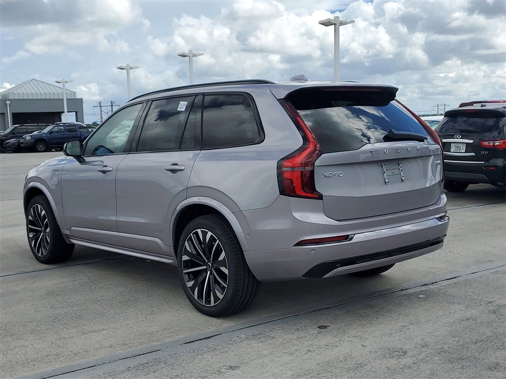 New 2026 Volvo XC90 T8 Ultra w/ Protection Package image 3