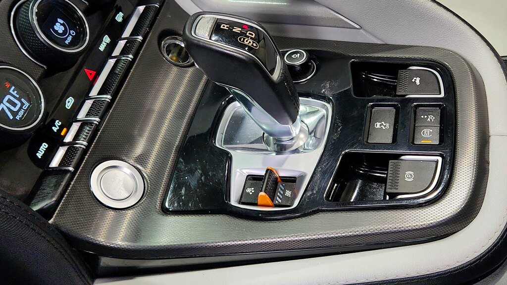 Used 2015 Jaguar F-TYPE S image 16